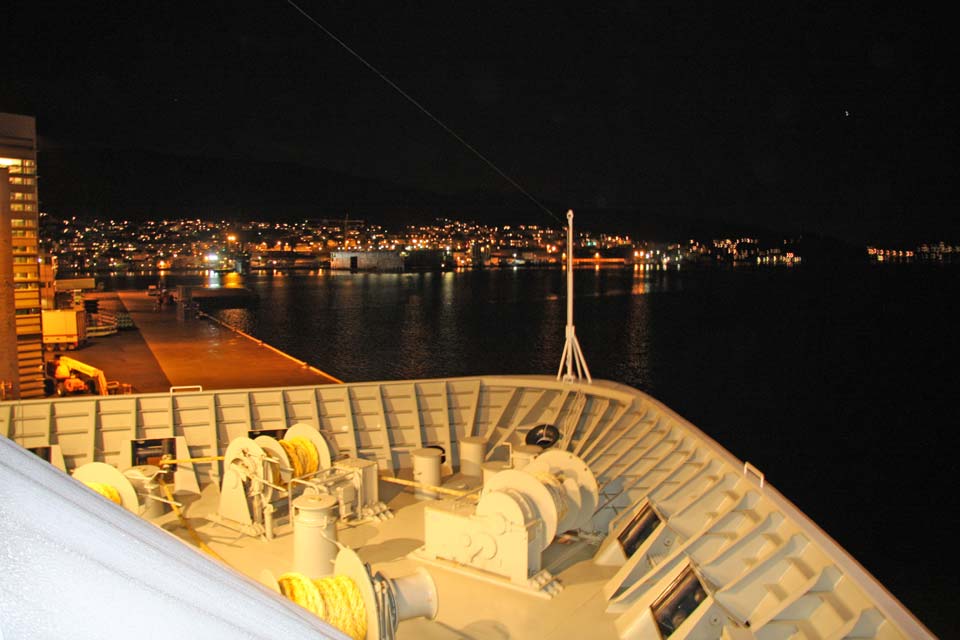 Ausfahrt aus dem Hafen von Bergen, Tag 1 Hurtigruten, 1. März 2012