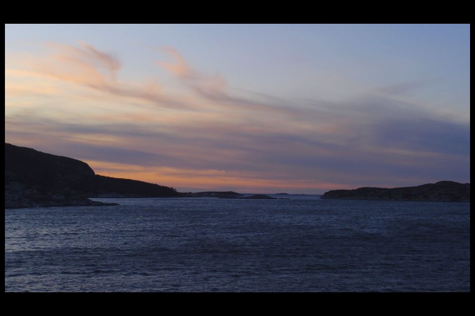 Sonnenuntergang über Frohavet, auf dem Weg nach Rorvik, 3. März 2012