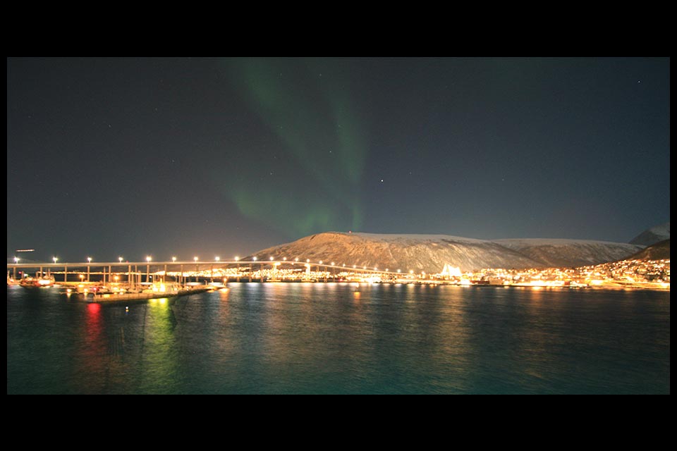 Tromsoe, Ausfahrt unter Nordlicht - 5. März 2012
