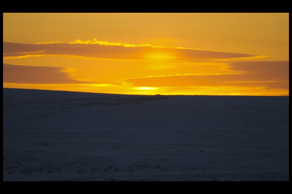 die rückwärtige Landzunge von Vardø im Sonnenuntergangsschatten, by Lookabouts Wife