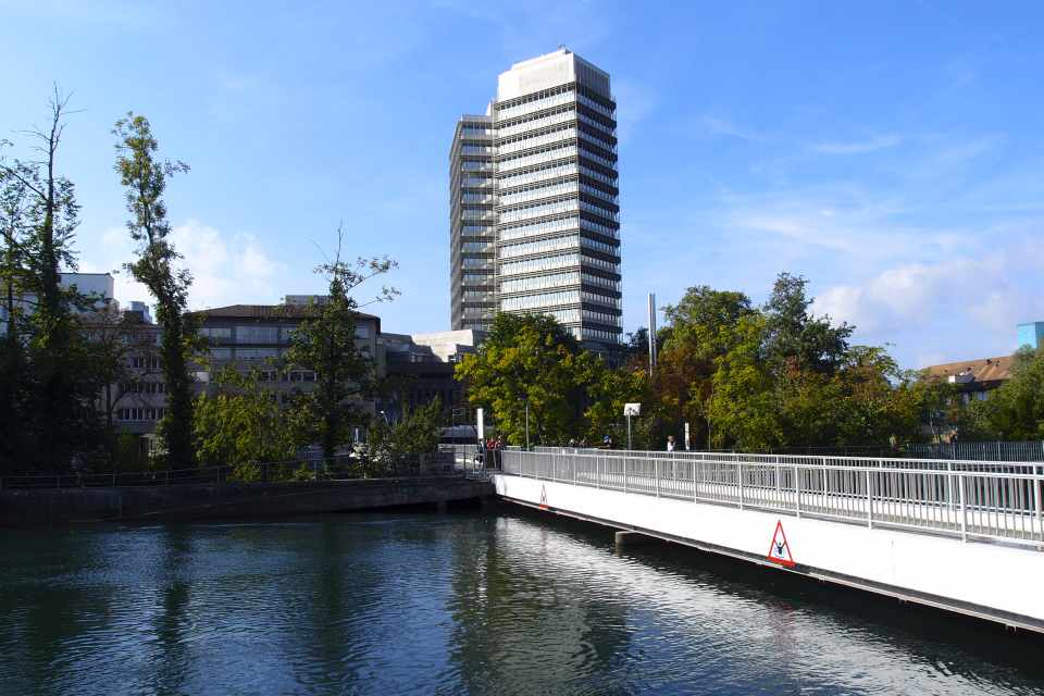 Migros-Hauptsitz, Zürich, Oktober 2012, KK
