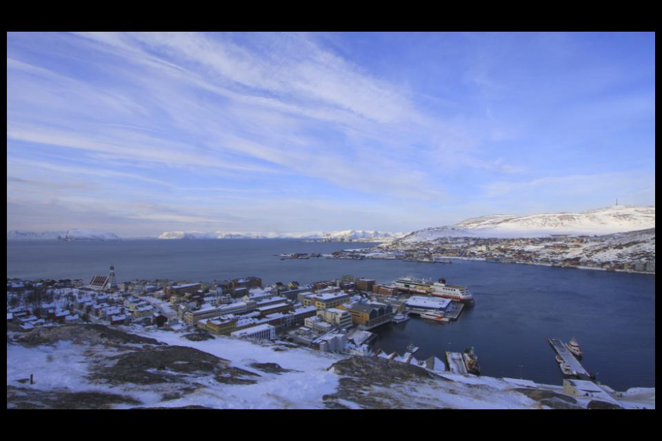 Blick vom Aussichtspunkt hoch über Hammerfest