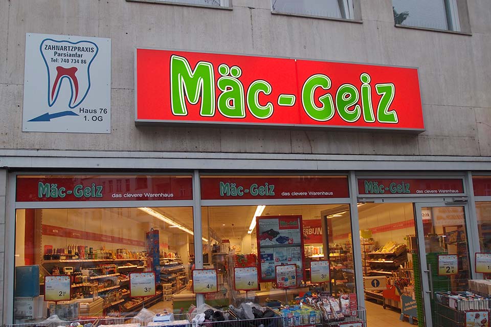 Mäc Geiz - Günstige Angebote in Neukölln, Berlin, September 2013, Olympus XZ-1
