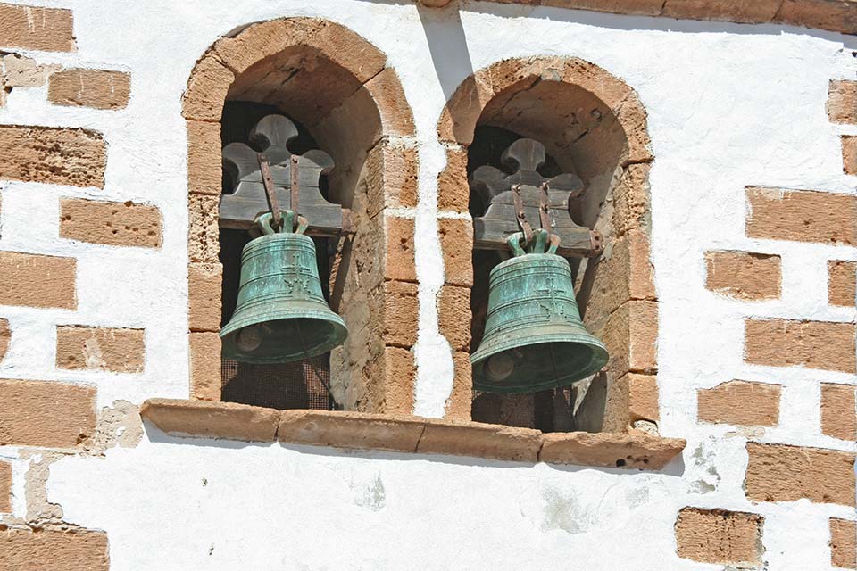 Fuerteventura - Betancuria - Die Glocken der Iglesia Catedral de Santa Maria - März 2014 - Canon EOS 350D by Lookabout´s Wife