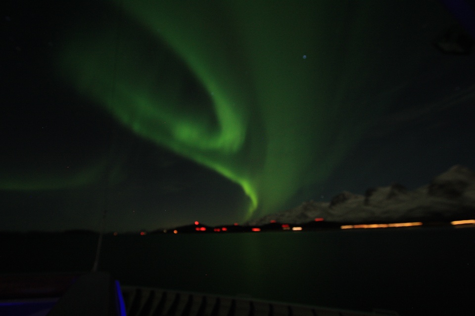 Hurtigruten, Nordlicht, noch vor der Überquerung des Polarkreises - März 2012