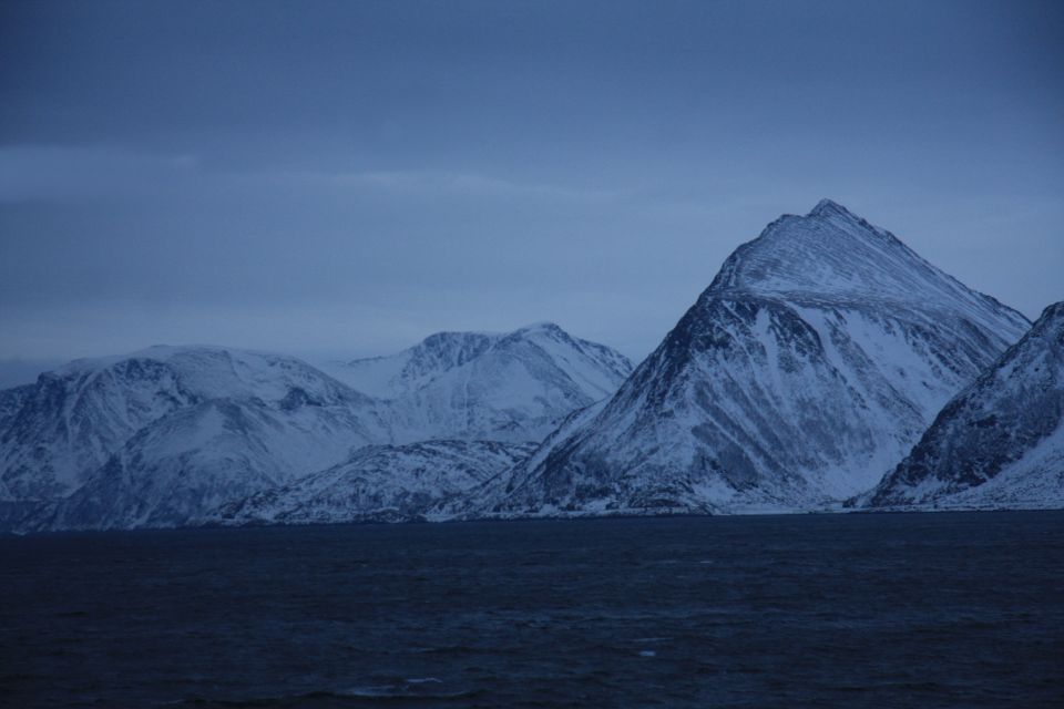 Hurtigruten: die blaue Abendstunde im März 2012