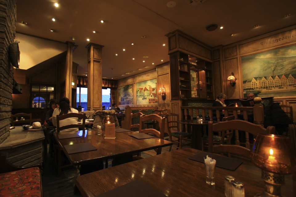 Im Restaurant im Hansa-Quartier in Bergen - 29. Feb. 2012